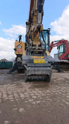 472404