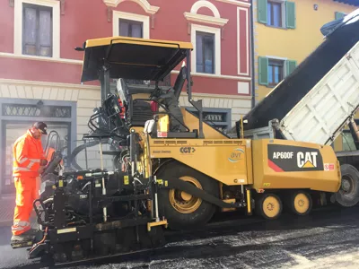 472850