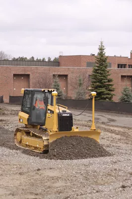 472793