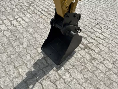84913
