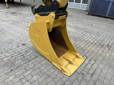 77048