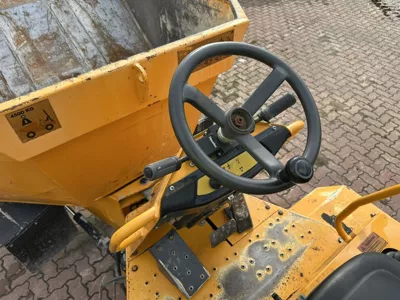 84929
