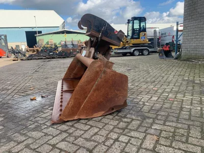 77085